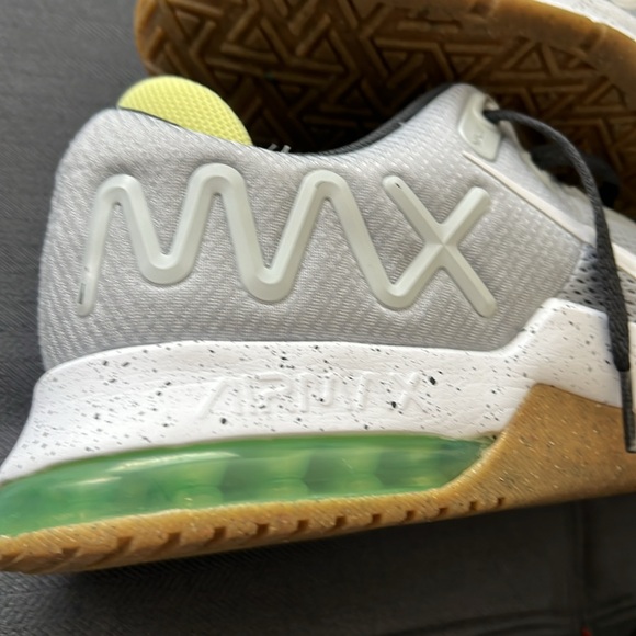 Mens Nike shoes - Picture 6 of 6